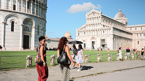Utflykt till Pisa genom den toskanska landsbygden