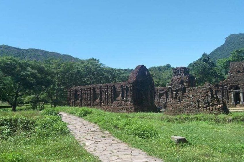 Fullday Private Tour to Visit Ba Na Hills - Golden Bridge & My Son Sanctuary
