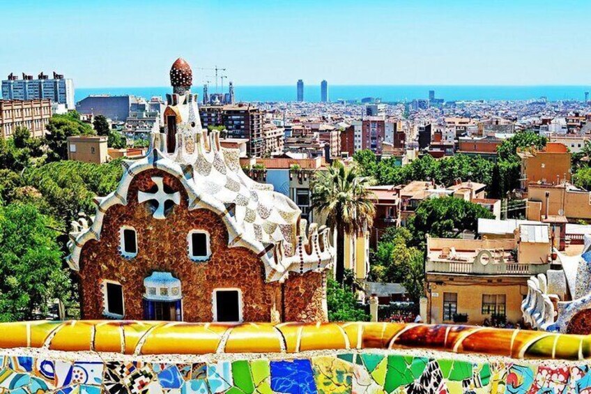 Private Tour of Sagrada Familia and Parc Guell and Gaudi Houses