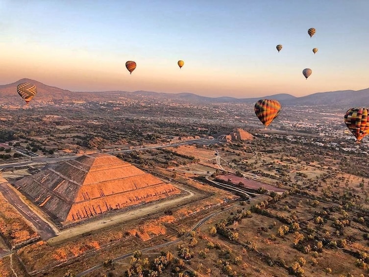 Teotihuacan Pyramids Hot Air Balloon Ride
