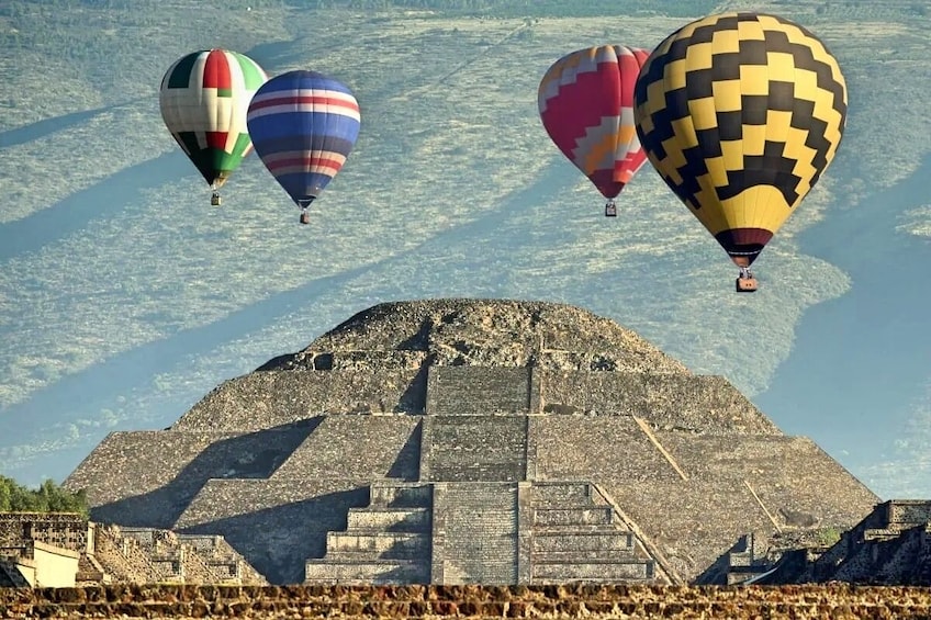 Teotihuacan Pyramids Hot Air Balloon Ride