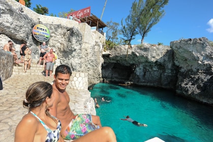 Negril Hoogtepunt Winkelen + Ricks Café Combo