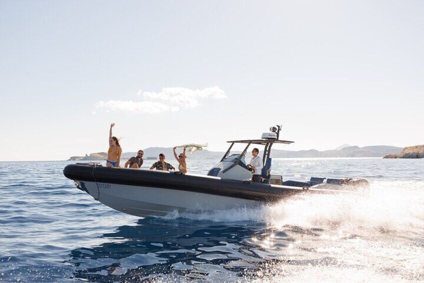 Private Luxury Boat Tour to Kimolos & Poliegos