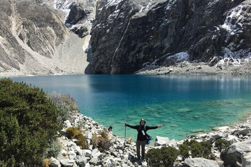 Trekking to Laguna 69