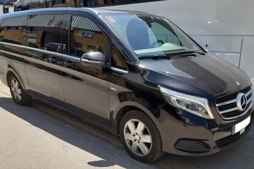 Show item 2 of 7. Private Transfer from Santander Airport to Laguardia city