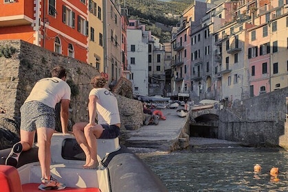 Explorez les secrets du Golfe des Poètes et des Cinque Terre par la mer