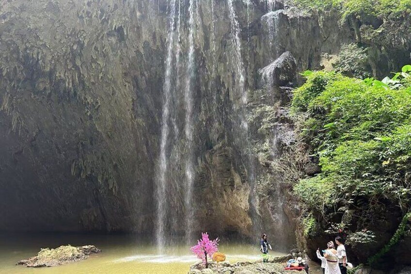 Private Day Tour to Gulong Canyon and Cave Fairland from Guangzhou