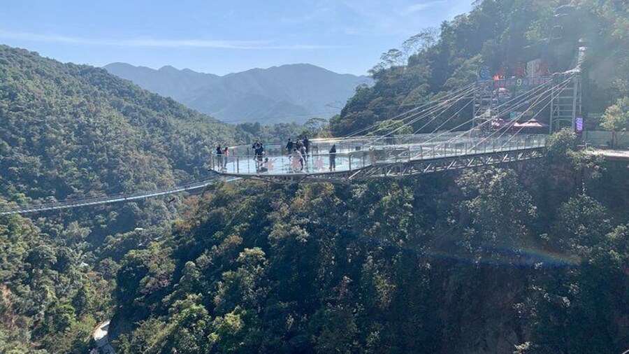 Private Day Tour to Gulong Canyon and Cave Fairland from Guangzhou