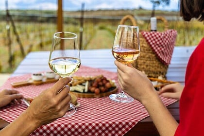 Wine Tasting & Lunch Experience at Lyrarakis Winery (Free Transfer)