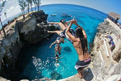 4. Negril Full-Day Guided / Sunset Tours 7miles Beach Blue Hole & Ricks Caf...