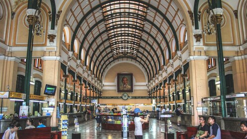 Tur Kota Ho Chi Minh Setengah Hari Kelompok Kecil