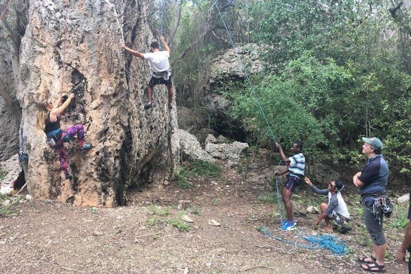 Experience ROI Rincon climbing Spot! excellent for those who are making their first steps on climbing