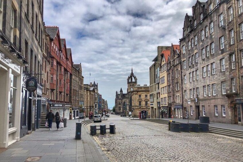 A very empty Lawnmarket, Royal Mile, Edinburgh