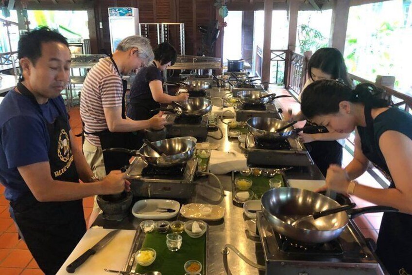 Blue Elephant Thai Cooking Class with Additional Dessert in Phuket