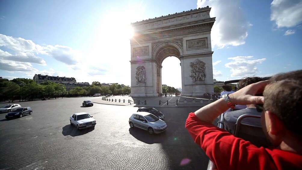 Tootbus Must See Paris: Hop-on Hop-off Tour & 1 Hour Cruise