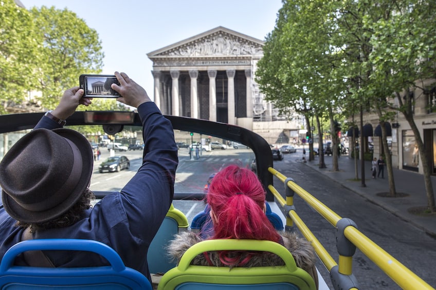 Open Tour Paris: Hop-On Hop-Off Bus and 1-Hour Seine Cruise