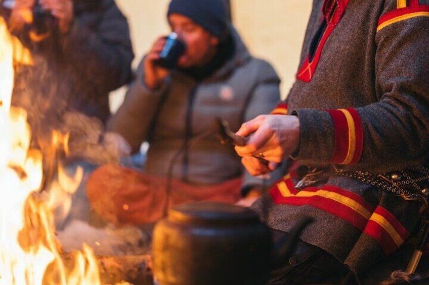 Full-Day Reindeer Tour with Pickup in Kiruna