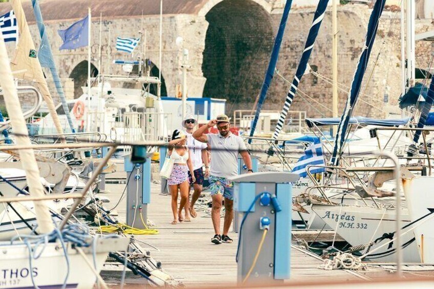 Heraklion: Dia Catamaran Tour, Lunch, Open Bar & Snorkeling
