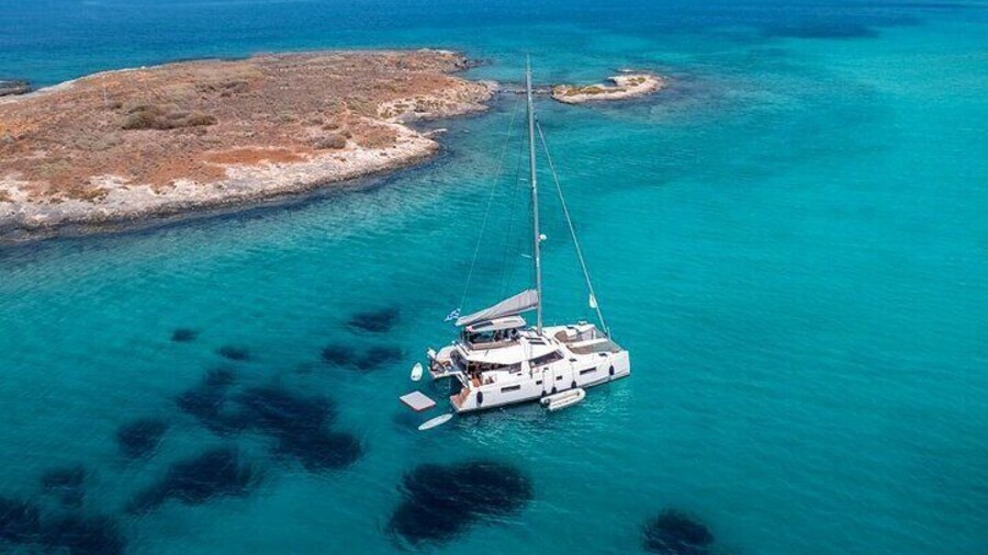 Heraklion: Dia Catamaran Tour, Lunch, Open Bar & Snorkeling