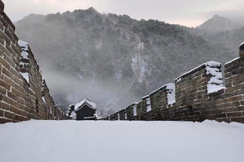 All-Inclusive Mutianyu Great Wall Hiking and Helicopter Overlook Tour