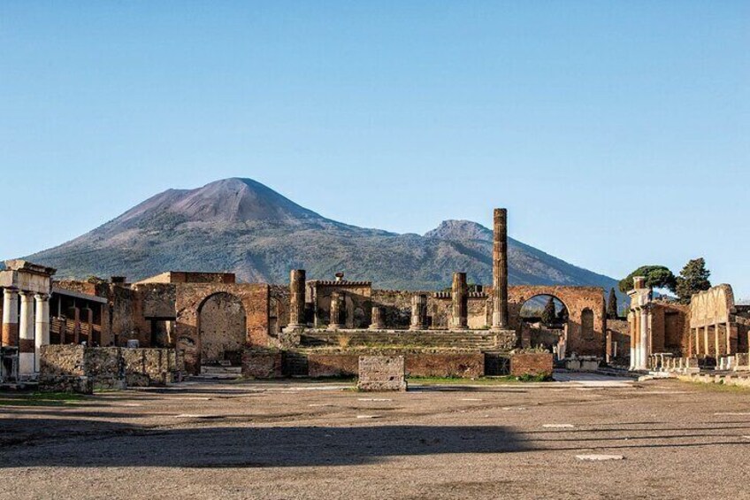 Amalfi Coast: Pompeii small group with Skip the line tickets