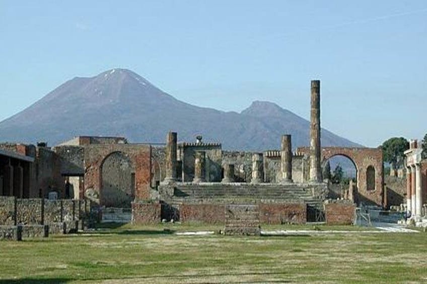 Amalfi Coast: Pompeii small group with Skip the line tickets