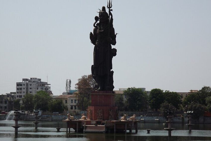 Highlights of Vadodara (Guided Half Day City Sightseeing Tour by Car)