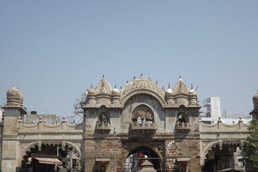 Highlights of Vadodara (Guided Half Day City Sightseeing Tour by Car)