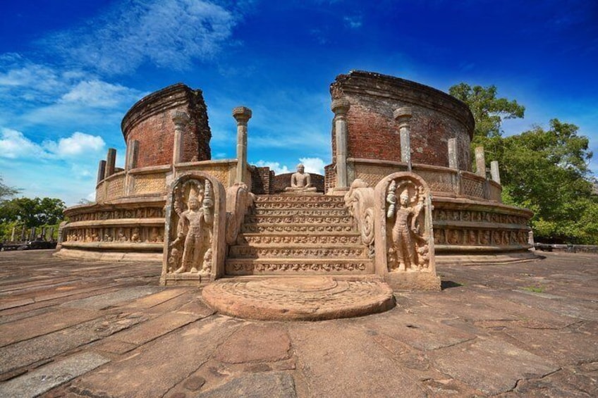 Polonnaruwa Ancient Kingdom and Wild Elephant Safari from Sigiriya