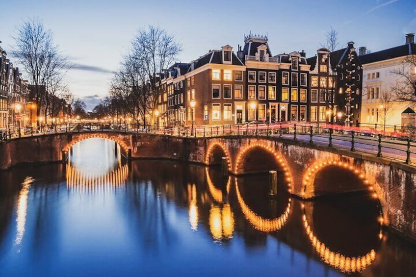 Private Amsterdam Night Tour with Complimentary Drink