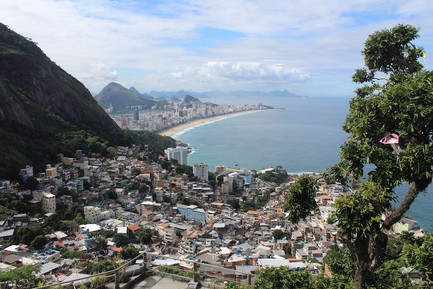 Morro Dois Irmãos Hike & Vidigal Favela Tour with Transfer