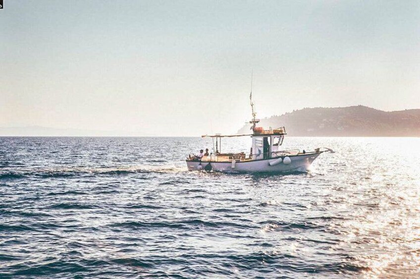 Deep Sea Fishing Boat Tour in Hikkaduwa