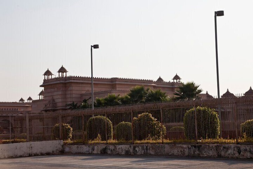 Day Trip to Gandhinagar (Guided Full Day Sightseeing Tour from Ahmedabad)