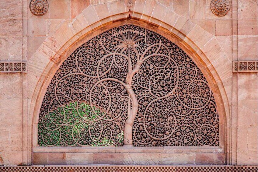 Heritage & Cultural Walk of Ahmedabad (2 Hours Guided Walking Tour)