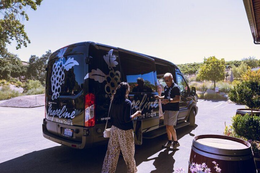 Travel in style with you friends in wine country