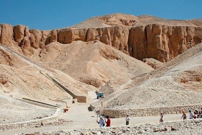 4 Nights Cruise Luxor, Aswan, Abu simbel, Balloon,and Tours By Bus From Hurghada
