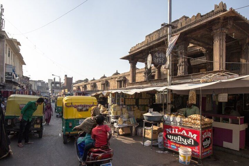 Ahmedabad Night Walk (2 Hours Guided Walking Tour)