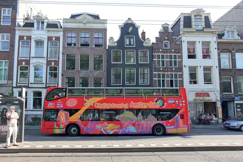 Amsterdam Hop-On Hop-Off Bus & 1 Hour Canal Cruise