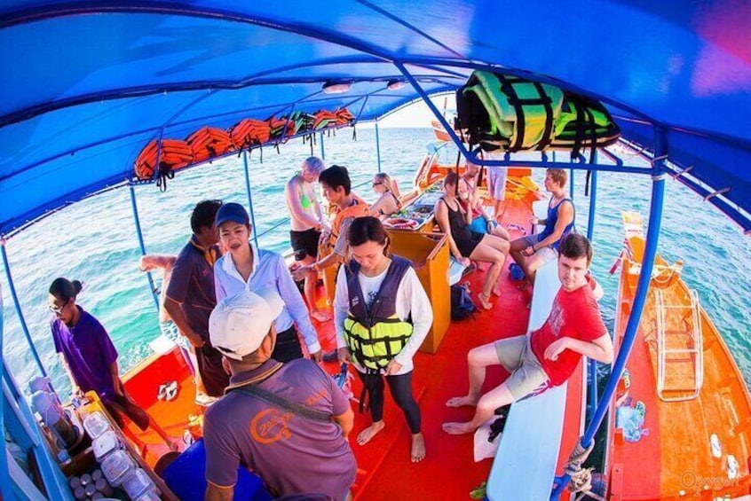 Snorkel Trip to Koh Nangyuan and Bays of Koh Tao By The Oxygen