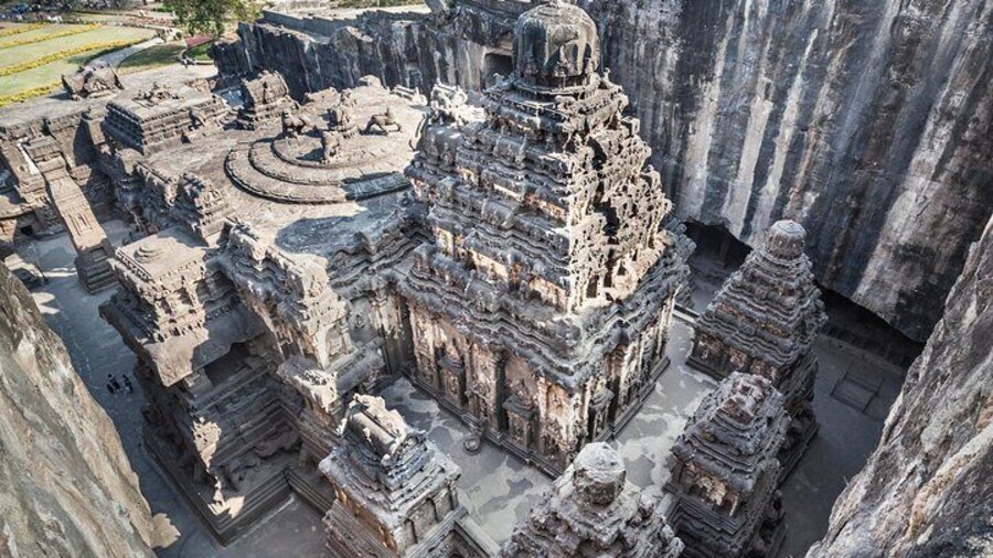 Day Trip to Ellora Caves & Daulatabad Fort