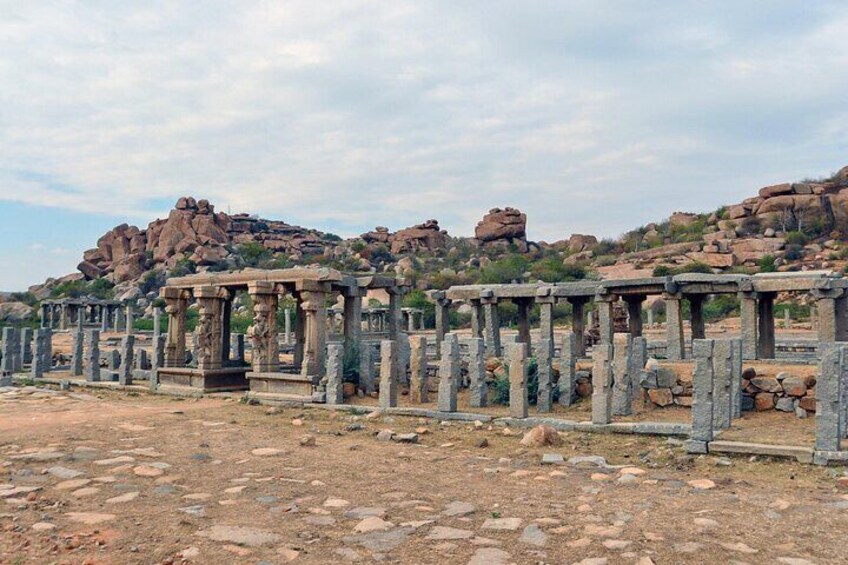 Alternate Walk along Tungabhadra with Coracle ride (2 Hours Guided Walking Tour)