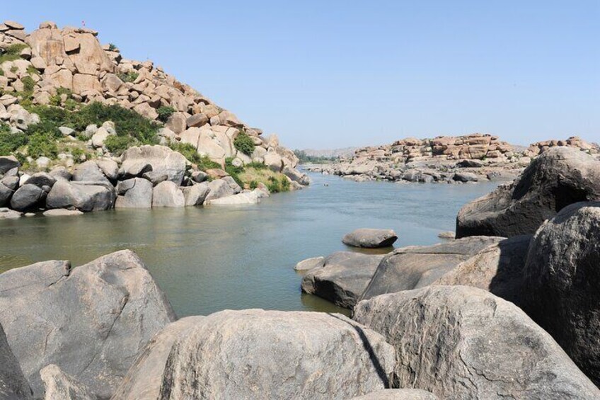 Alternate Walk along Tungabhadra with Coracle ride (2 Hours Guided Walking Tour)