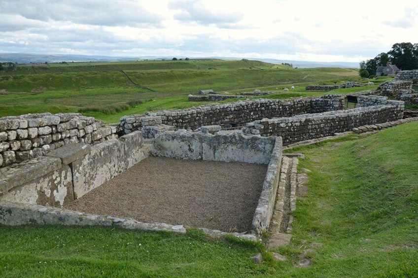 Hadrian's Wall: Explore the ruins of Housesteads Roman Fort on this audio tour