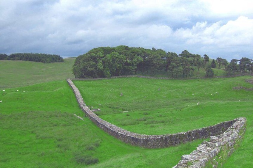 Hadrian's Wall: A Self-Guided Audio Tour of the ruins of Housesteads Roman Fort