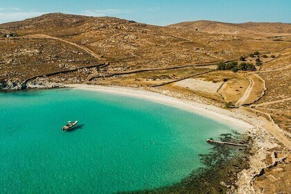Mykonos Private cruise in Delos and Rhenia islands