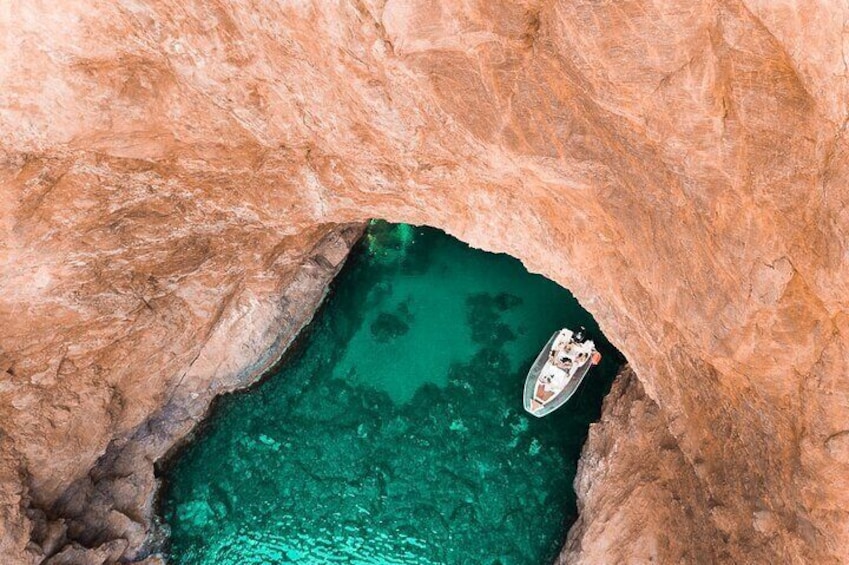 Rent a rib boat (per hour)