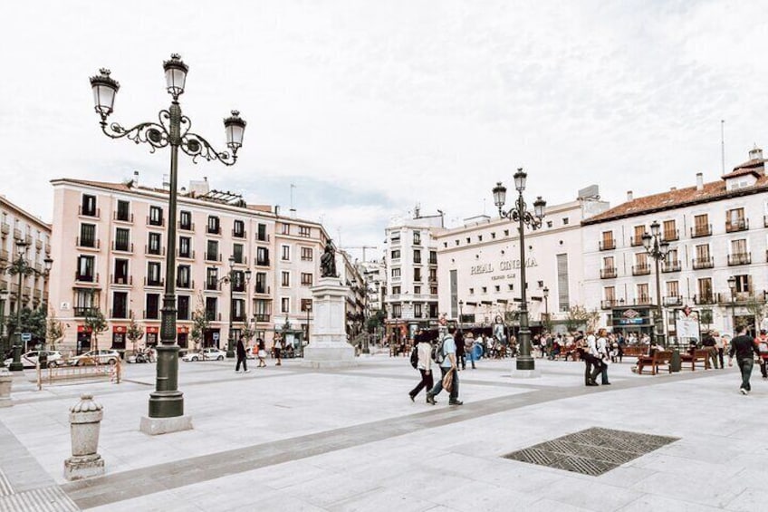 Madrid Must-See Tour with Private Local Guide