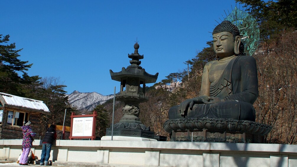 Buddha statue at Mt.Sorak during the winter