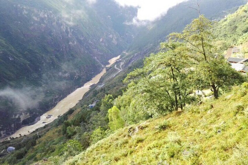 Private Day Tour to Tiger Leaping Gorge from Lijiang
