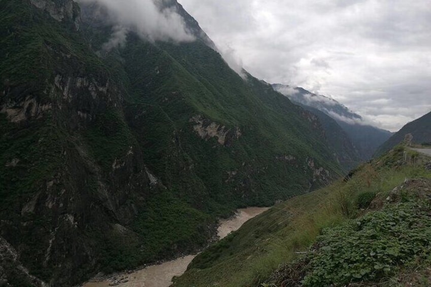 Private Day Tour to Tiger Leaping Gorge from Lijiang 